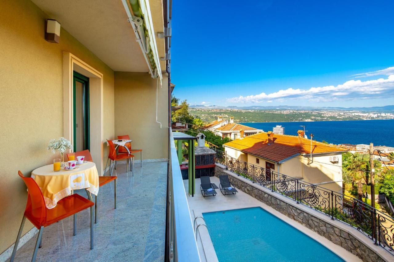 Lux Apartmani Opatija Bagian luar foto