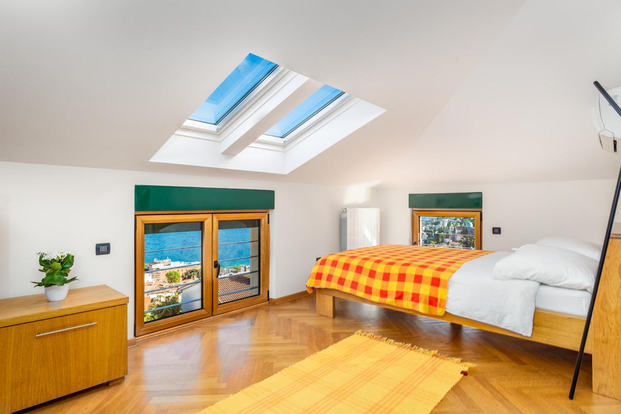Lux Apartmani Opatija Bagian luar foto